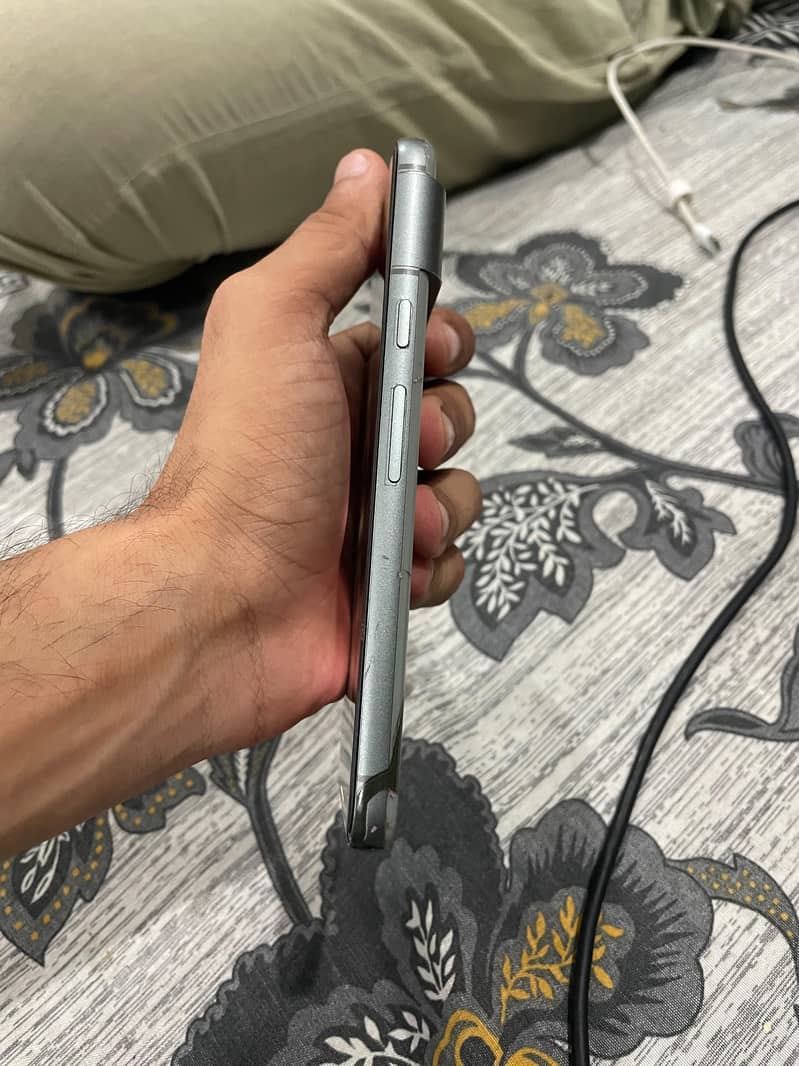 Google Pixel 8 3