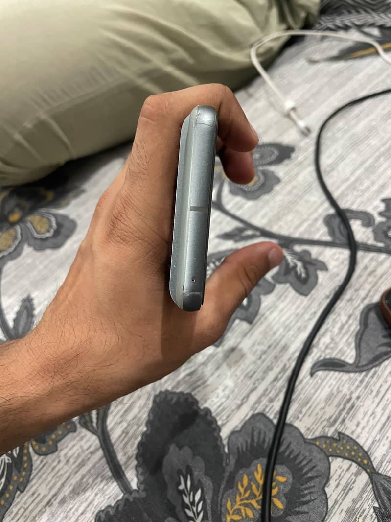 Google Pixel 8 4