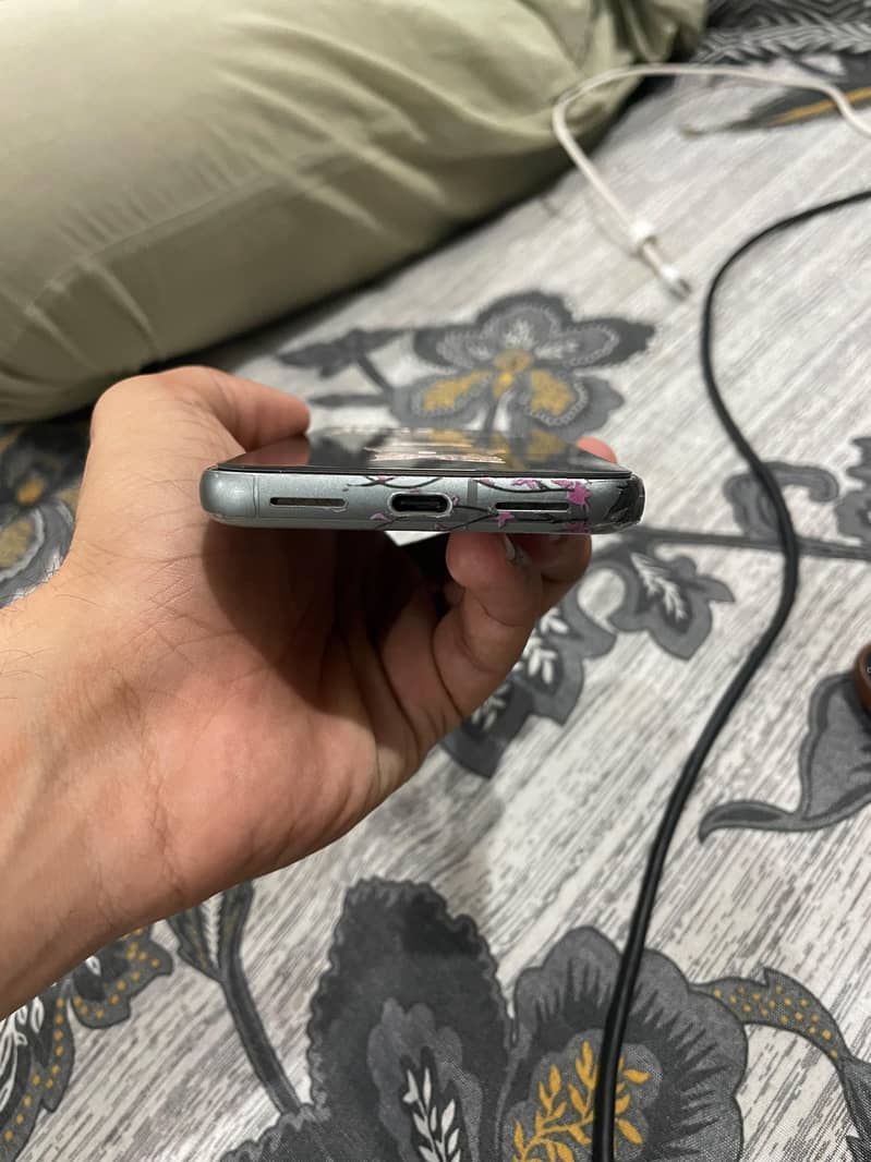 Google Pixel 8 5