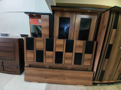 Bedroom set four piece patex