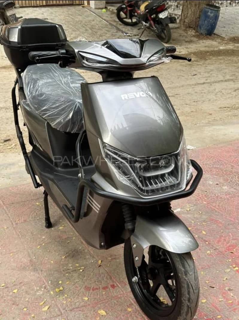 Revoo C32 2