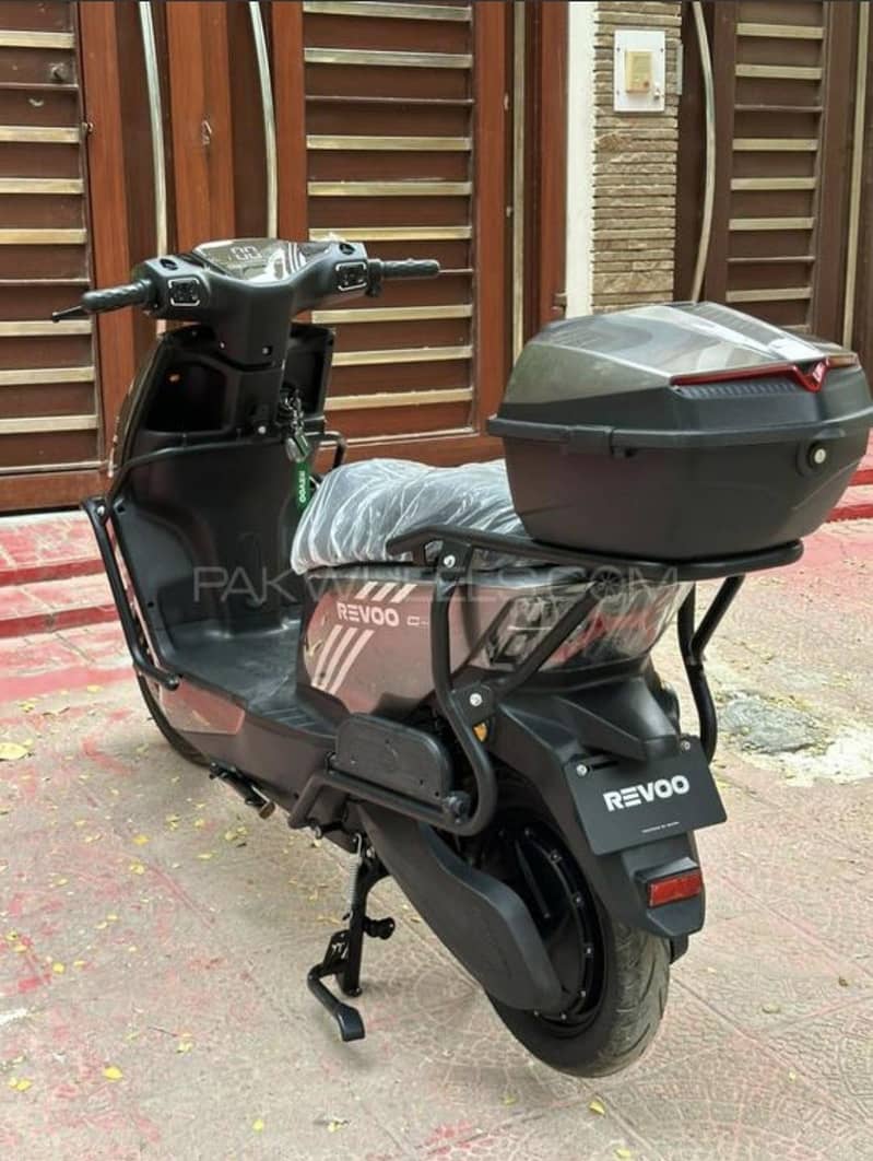 Revoo C32 3