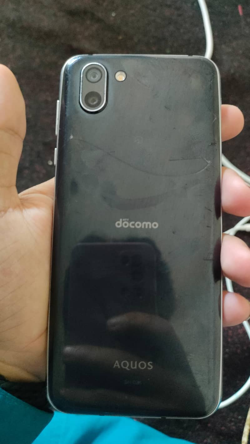 Sharp Aquos R2 1