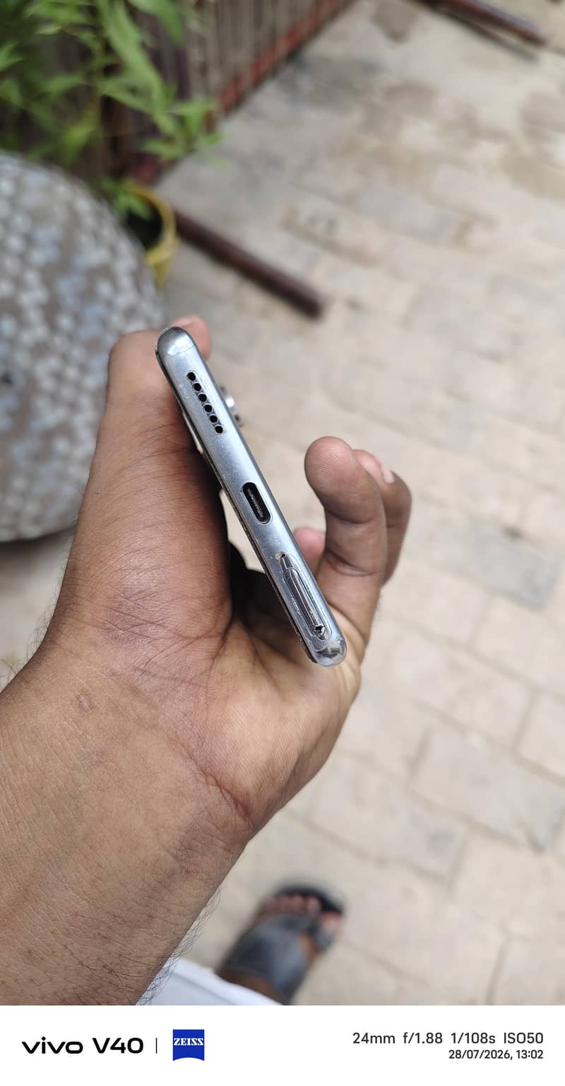 Tecno CAMON 40 Pro 4