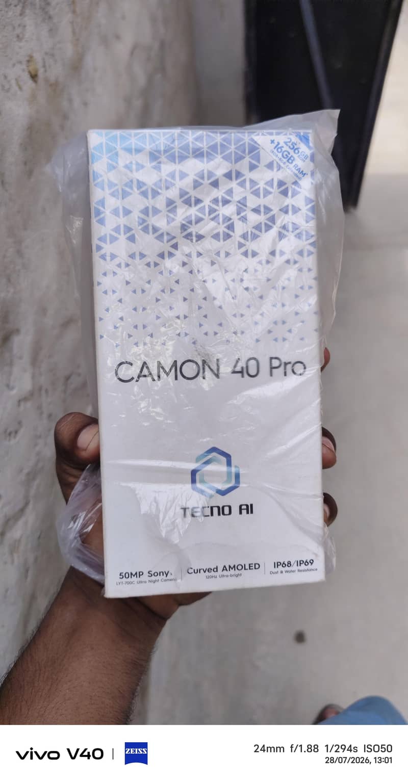 Tecno CAMON 40 Pro 6