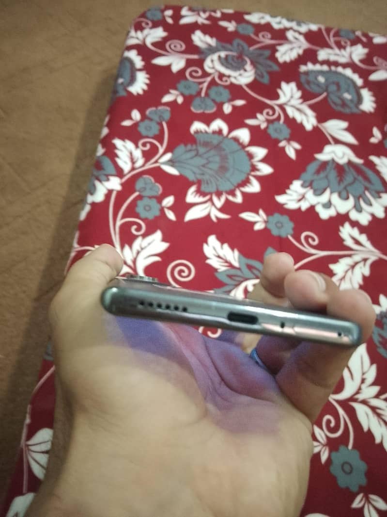 Tecno CAMON 40 Pro 4