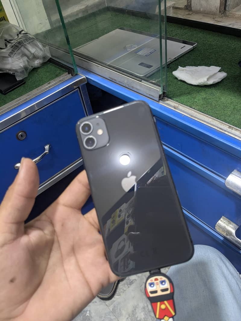 Apple iPhone 11 0