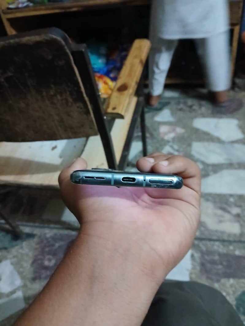 One Plus 9 Pro 4