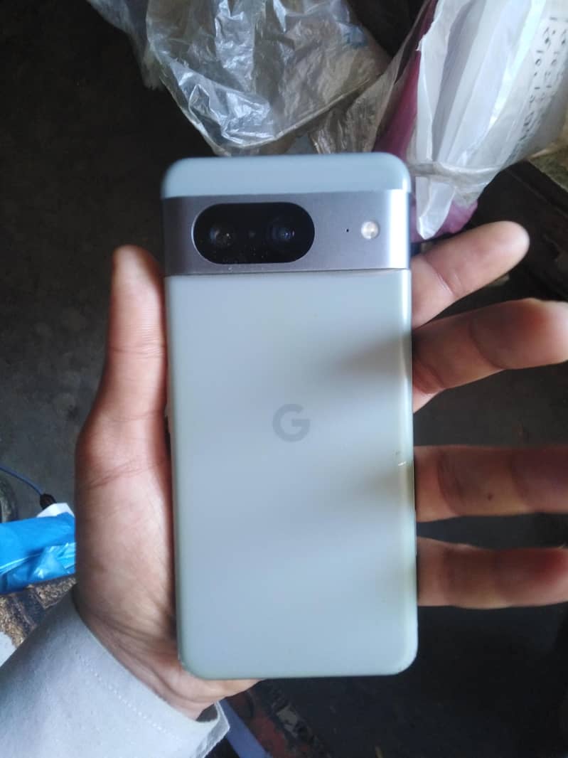 Google Pixel 8 1