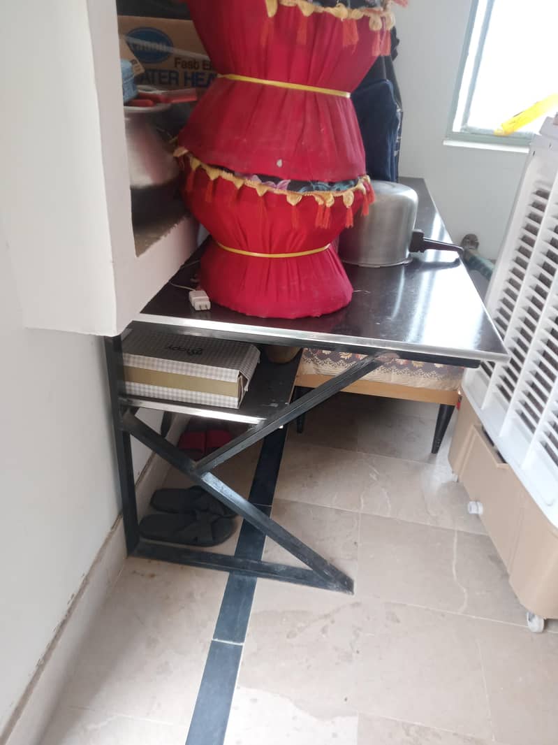 computer tables used available 2