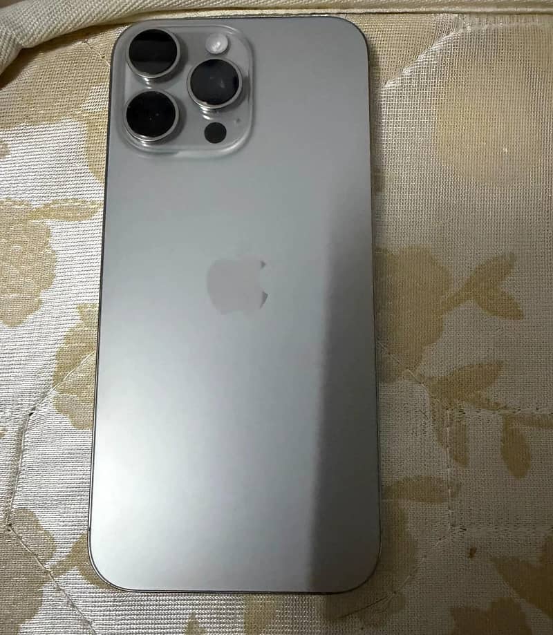 Apple iPhone 16 Pro Max 0