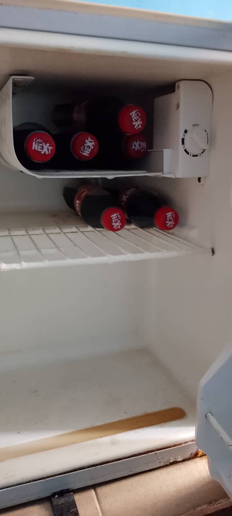 Mini fridge 0