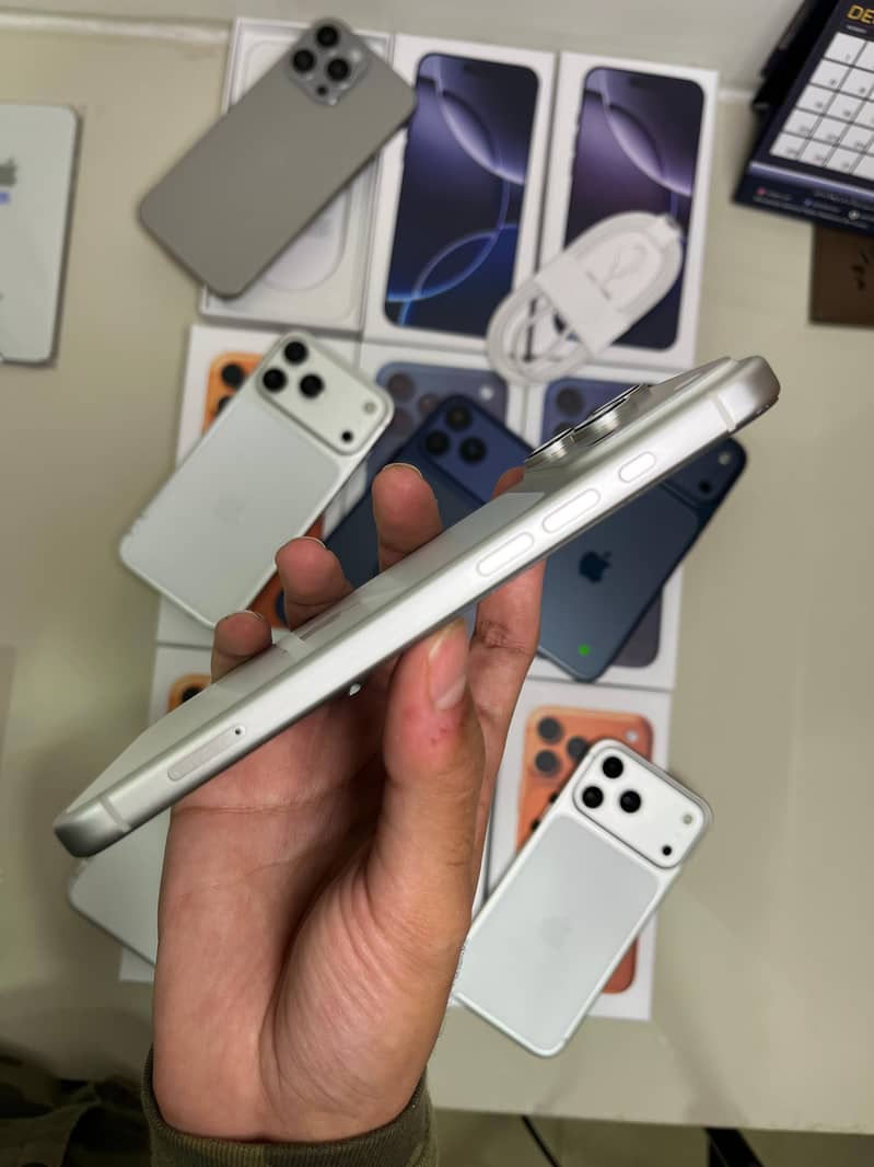 Apple  17 pro max 1