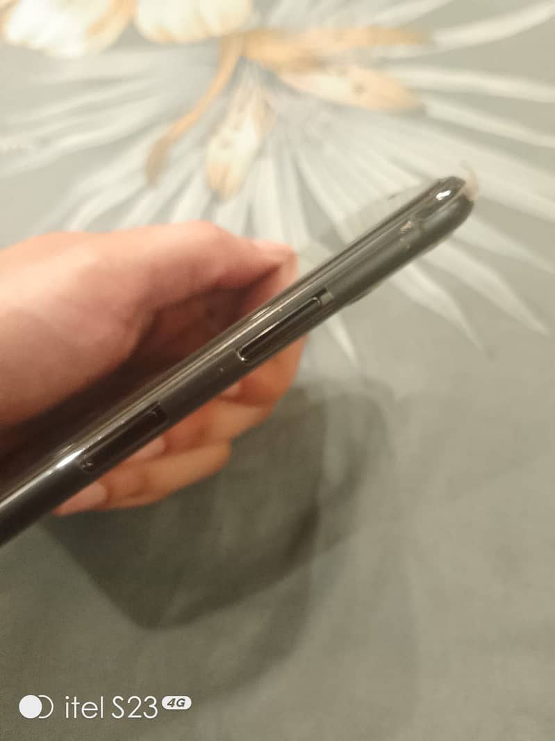 Apple iPhone 11 Pro 3