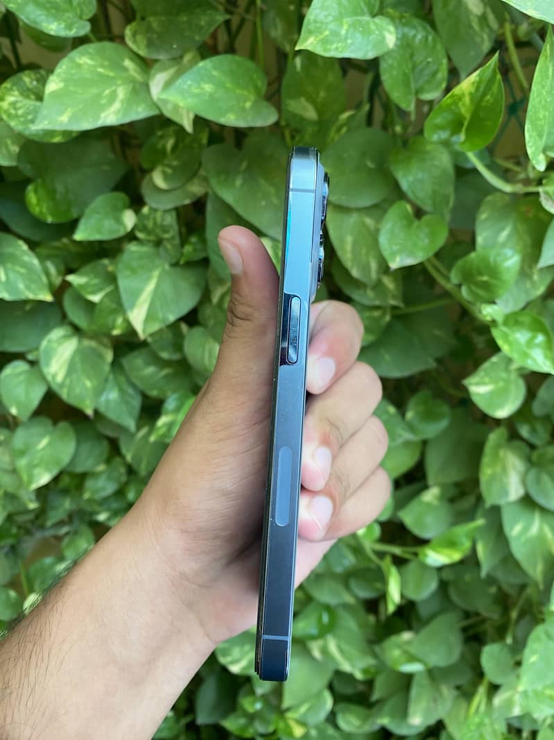 Apple iPhone 13 Pro 1