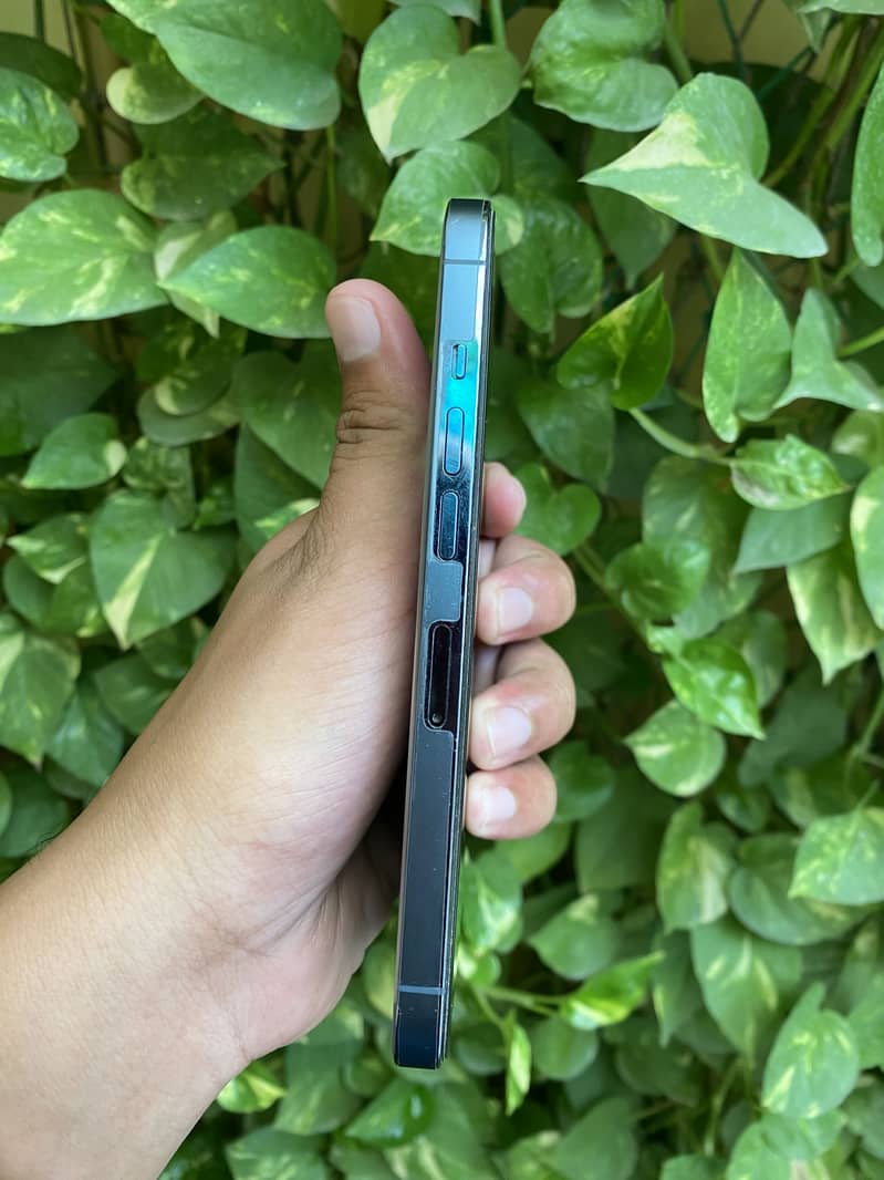Apple iPhone 13 Pro 3