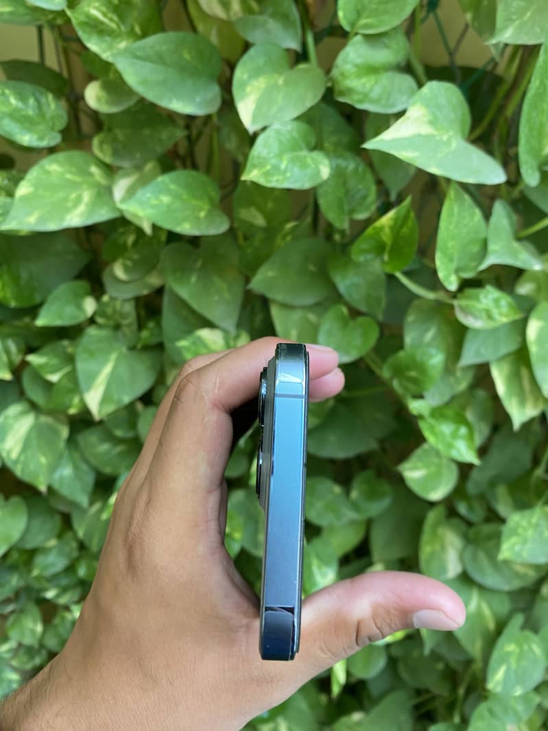 Apple iPhone 13 Pro 4