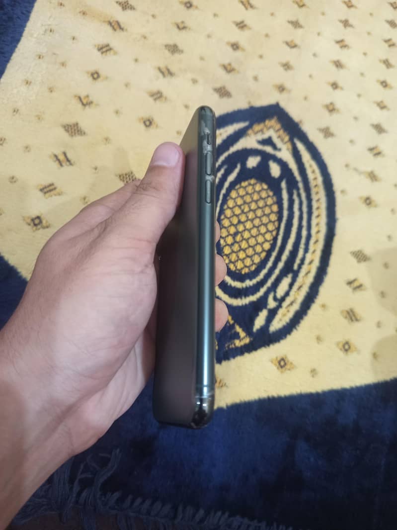 Apple iPhone 11 Pro 1