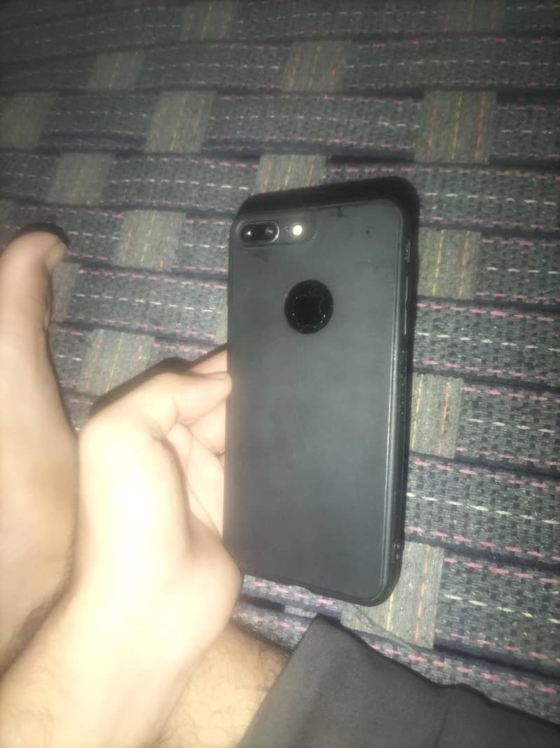 Apple iPhone 7 Plus 3