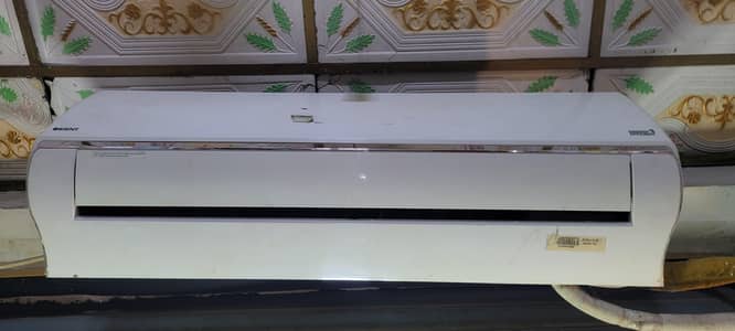 Orient 1.5 Ton Non-Inverter Split AC – Mint Condition