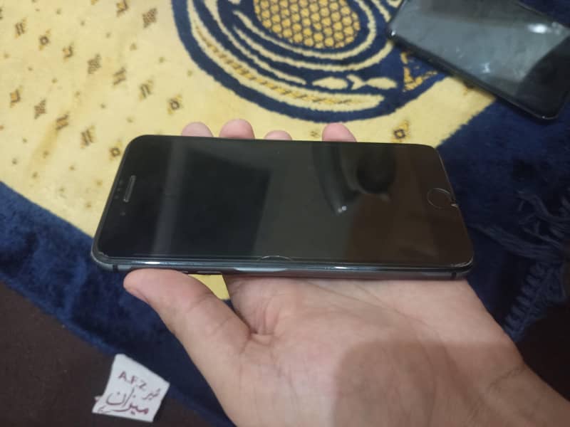 Apple iPhone 8 Plus 0
