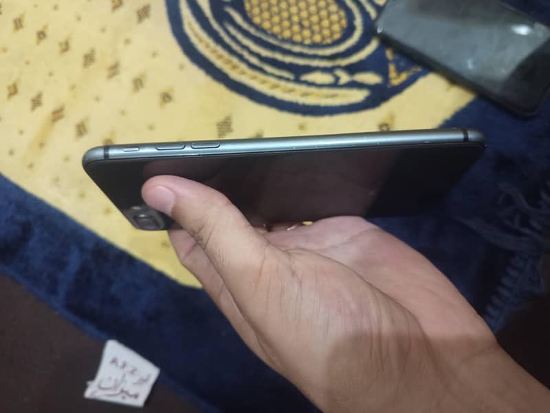 Apple iPhone 8 Plus 1