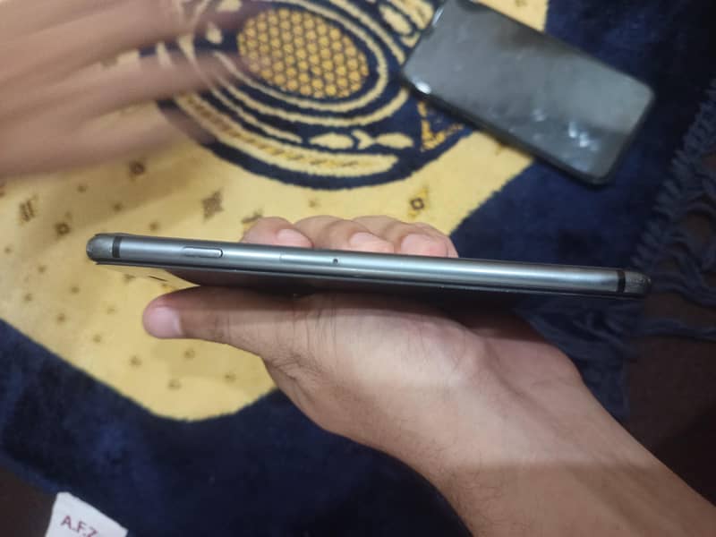 Apple iPhone 8 Plus 2
