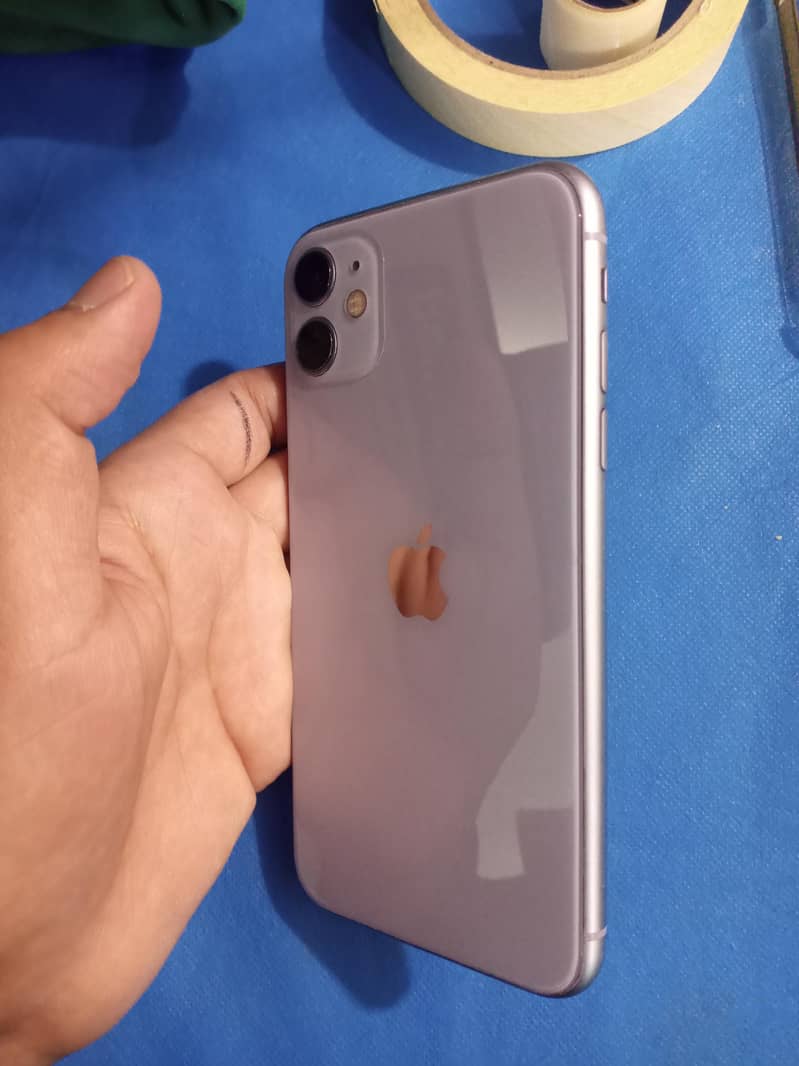 Apple iPhone 11 3