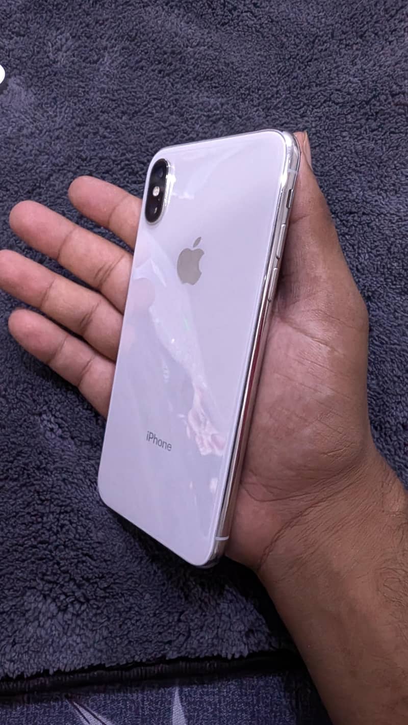 Apple iPhone X 4