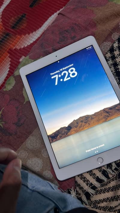 ipad 6th generation 128 gb all ok