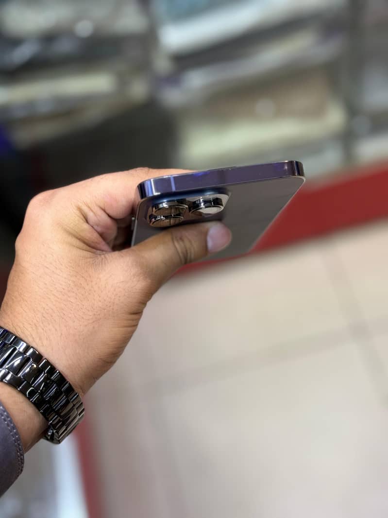 iPhone 14 Pro Max 2