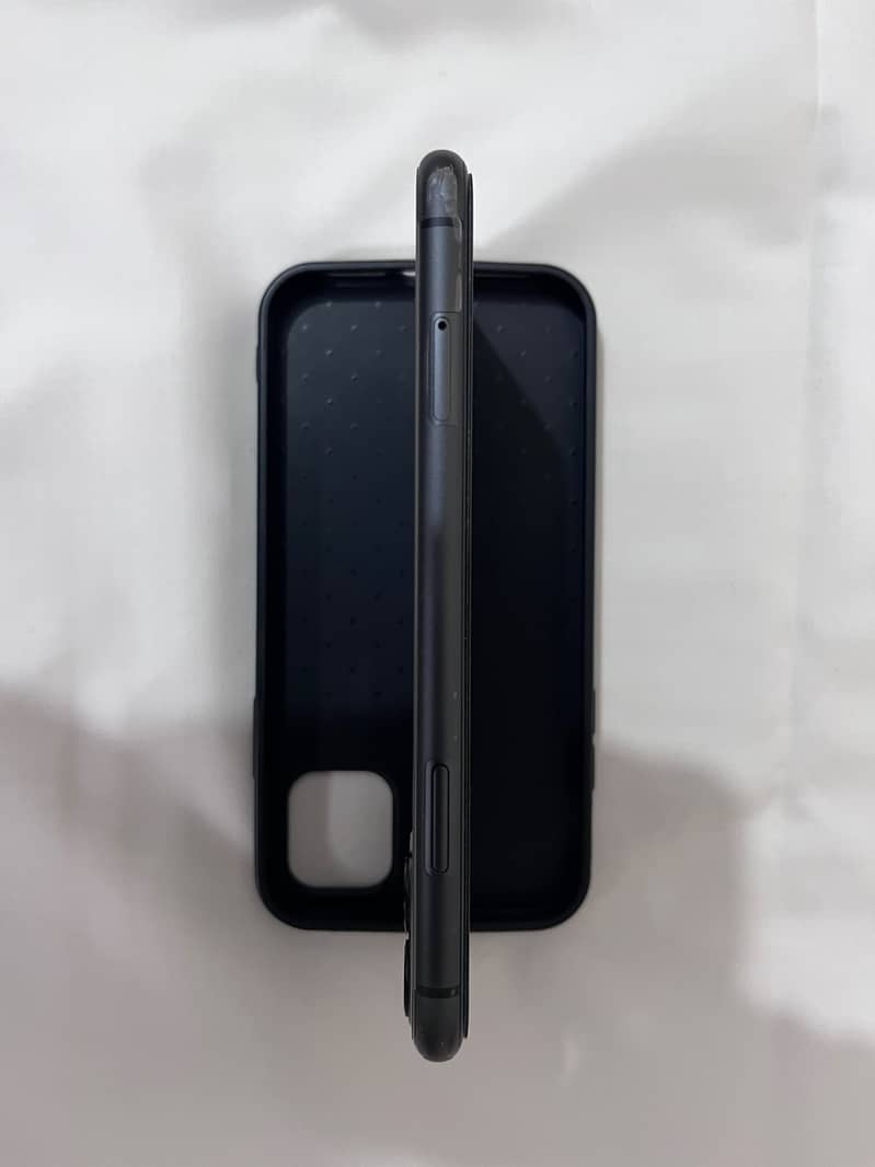 Apple iPhone 11 3