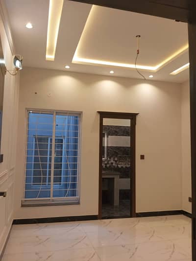 1 BED NON FURNISHED APRTMENT FOR RENT IN BAHRIA TOWN LAHORE