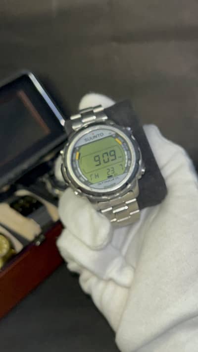 FOR SALE: Cult-Classic Suunto Stinger Dive Computer Watch