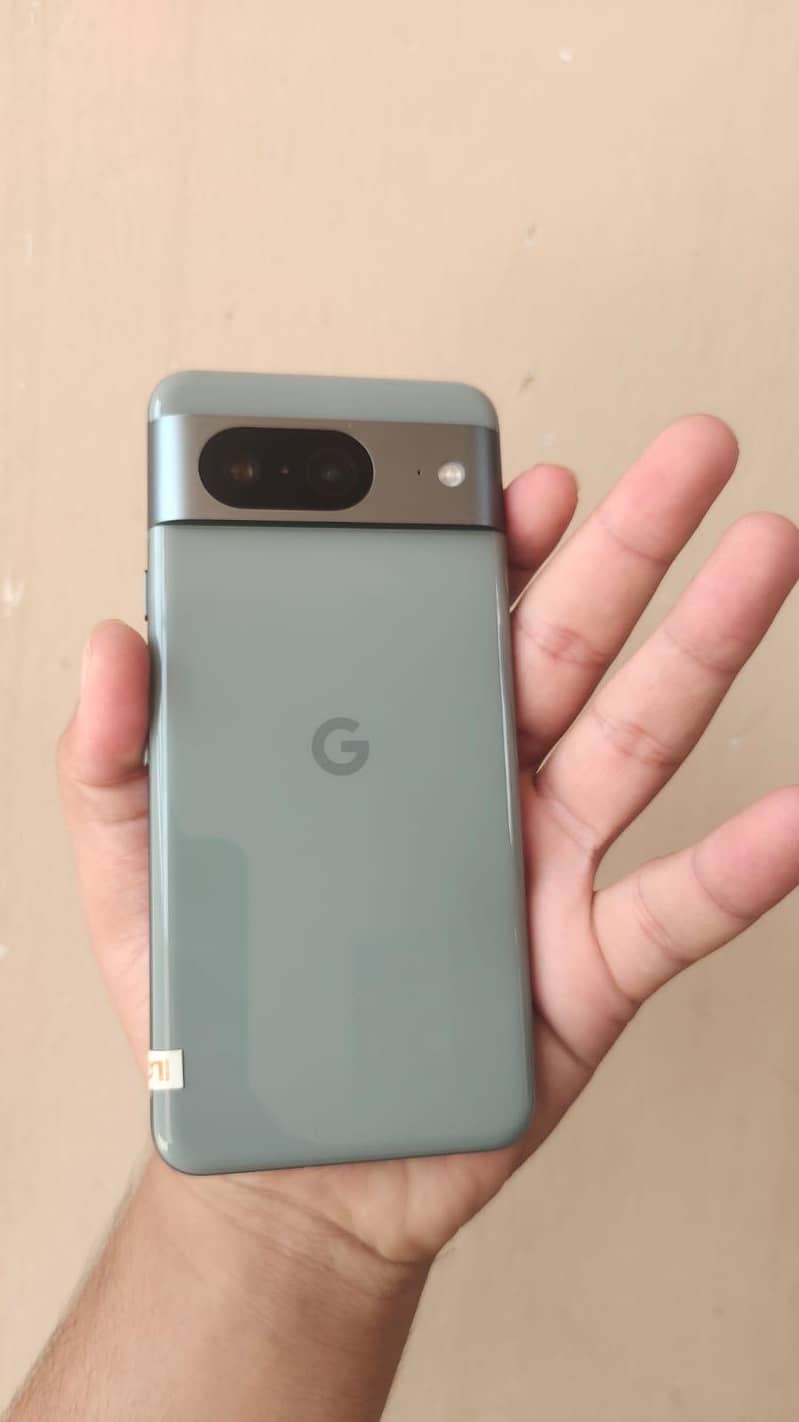 Google Pixel 8 4