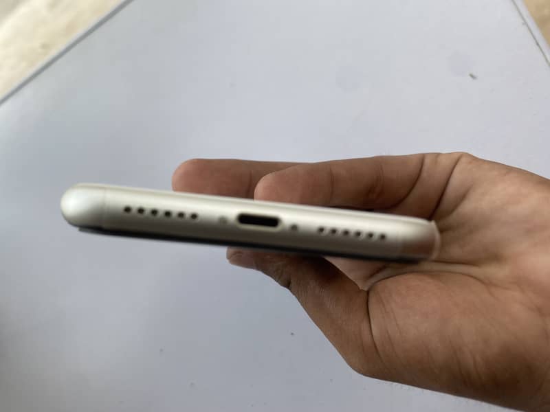 Apple iPhone 11 5