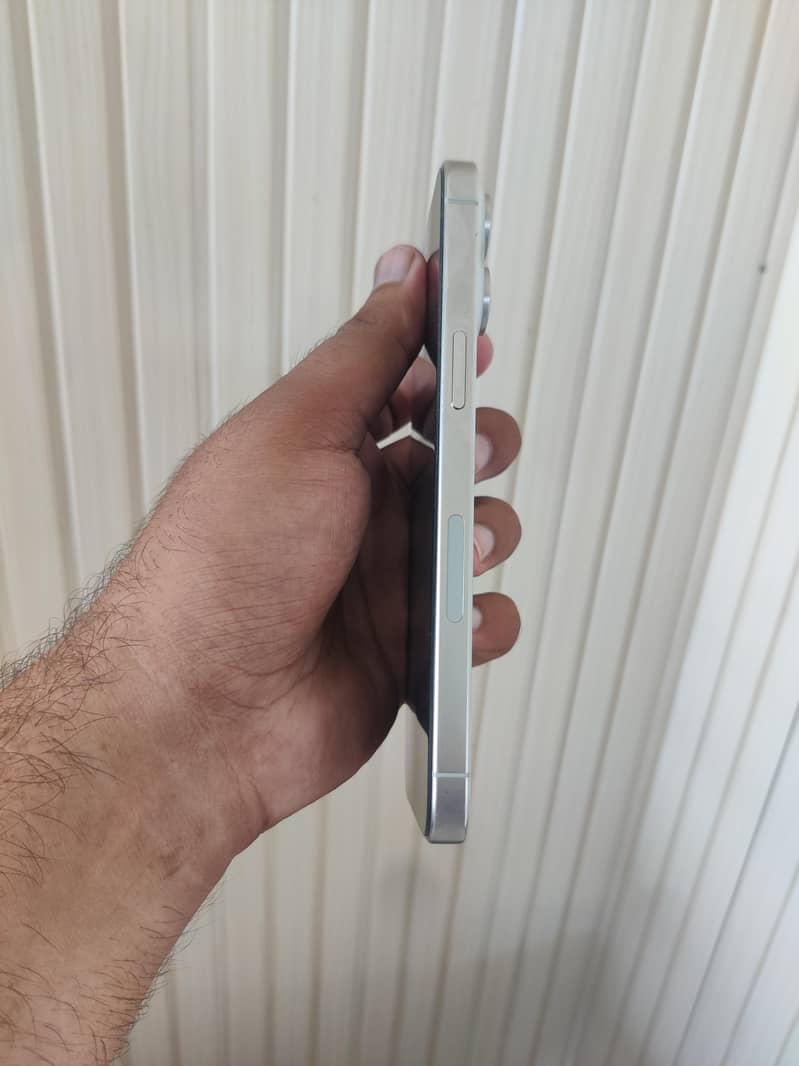 Apple iPhone 15 Pro Max 1