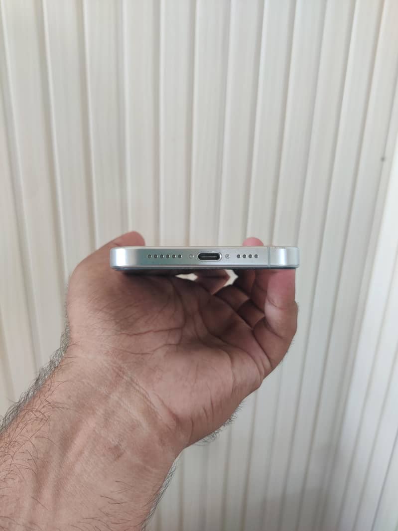 Apple iPhone 15 Pro Max 2