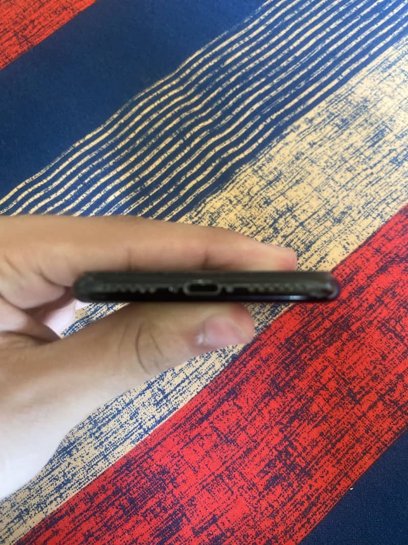Apple iPhone 7 1