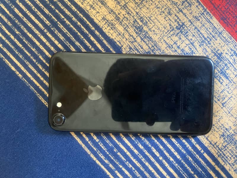 Apple iPhone 7 2