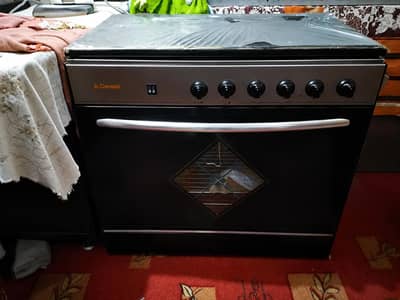 Corona 5-Burner Gas Stove – Black Color (Good Condition)