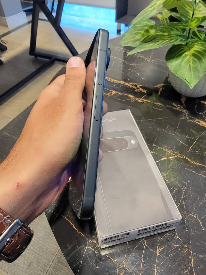 Google Pixel 10 3