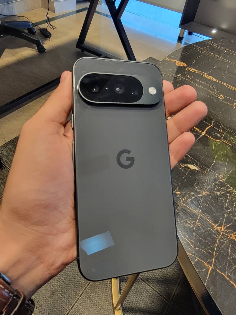 Google Pixel 10 4