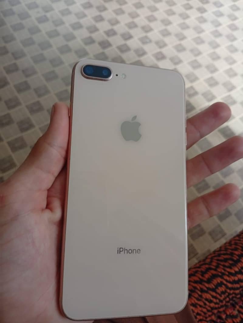 Apple iPhone 8 Plus 0