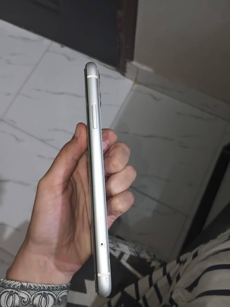 Apple iPhone 11 1