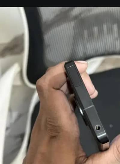 Sharp Aquos Sense7