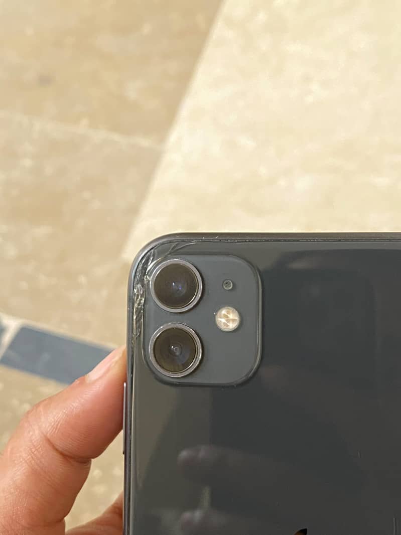 Apple iPhone 11 3