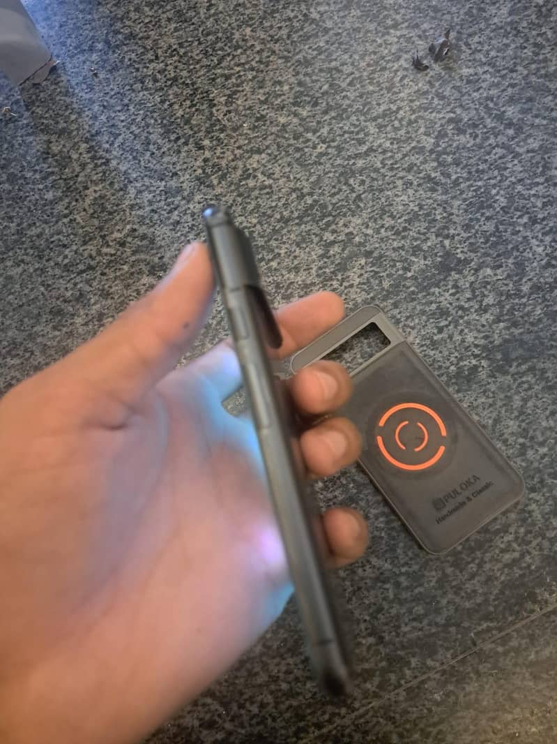Google Pixel 8 4