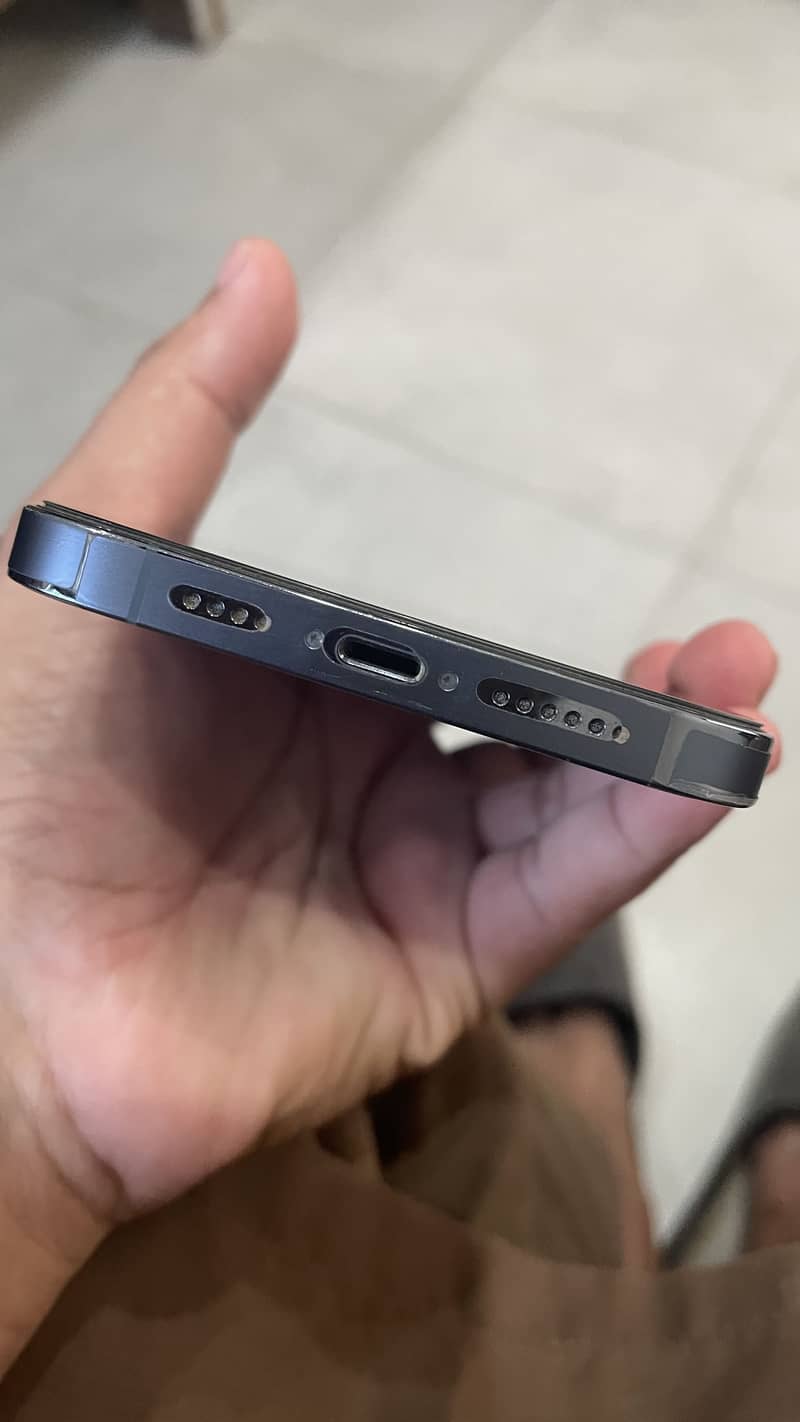 Apple iPhone 13 Pro Max 4