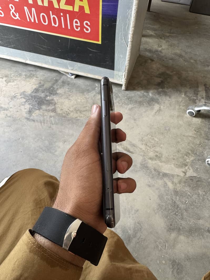 iPhone 11 7
